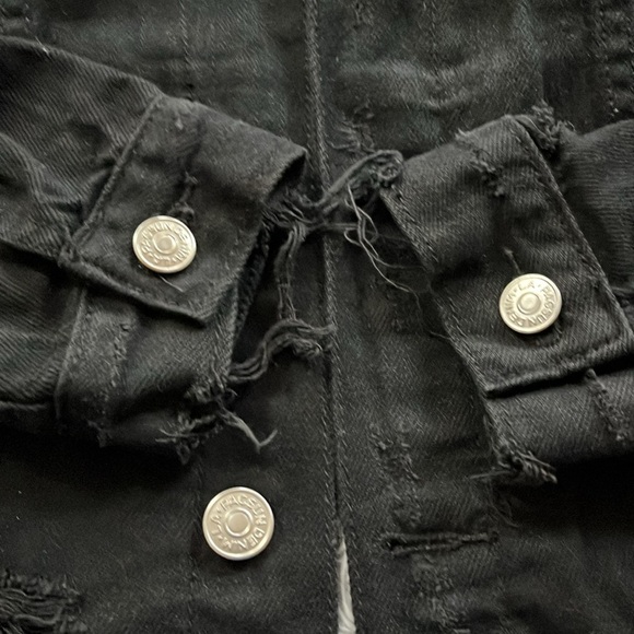 PacSun Black Denim Jean Jacket super stylish w inner paisley style gray liner! - Picture 6 of 9